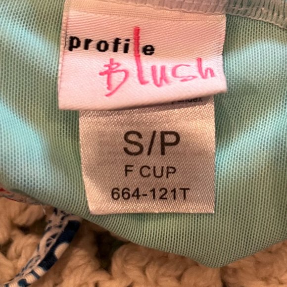 Profile Blush Triangle Ruffle Peacock Pattern Bikini Top Size Small F-Cup - Picture 6 of 10